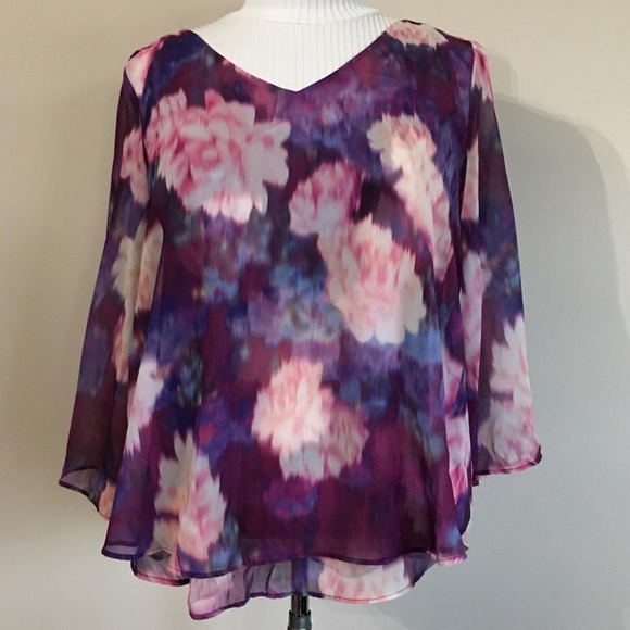 💰3/$15 Jennifer Lopez Flower Print Blouse - Picture 2 of 6